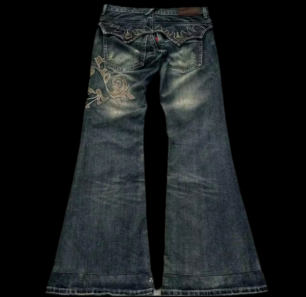GRAPHIC FLARED DENIM
